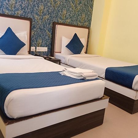 Hotel Janki International Sigra 2 Km From Kashi Vishwanath Temple Váránaszi Kültér fotó