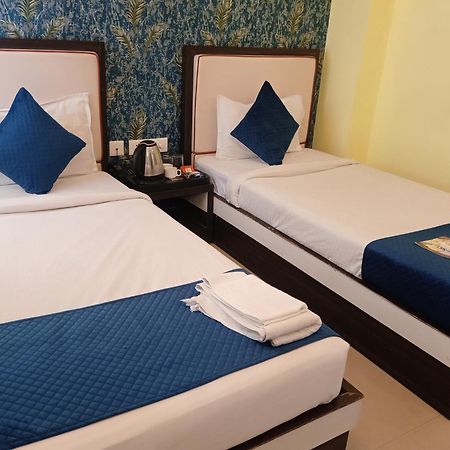 Hotel Janki International Sigra 2 Km From Kashi Vishwanath Temple Váránaszi Kültér fotó
