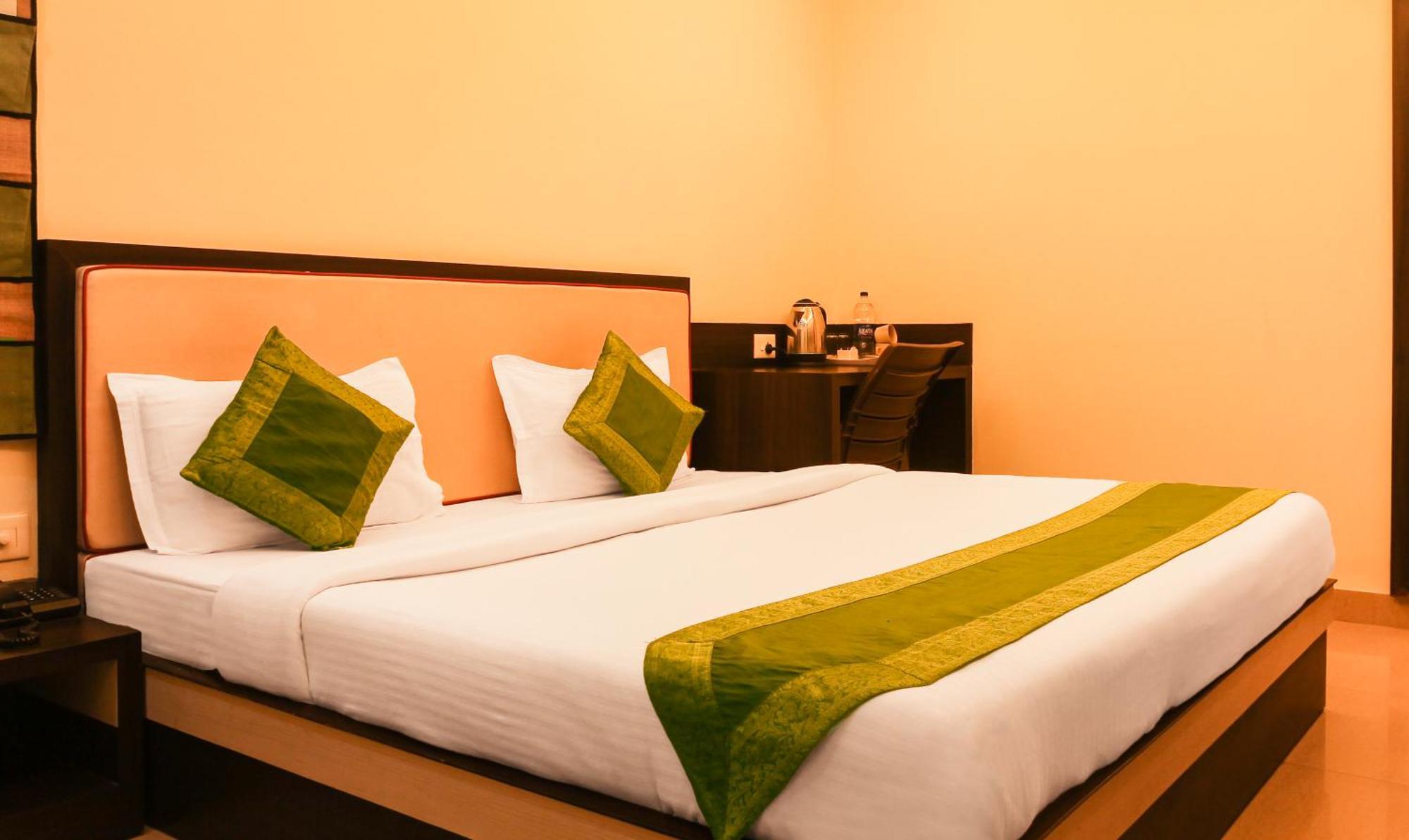Hotel Janki International Sigra 2 Km From Kashi Vishwanath Temple Váránaszi Kültér fotó