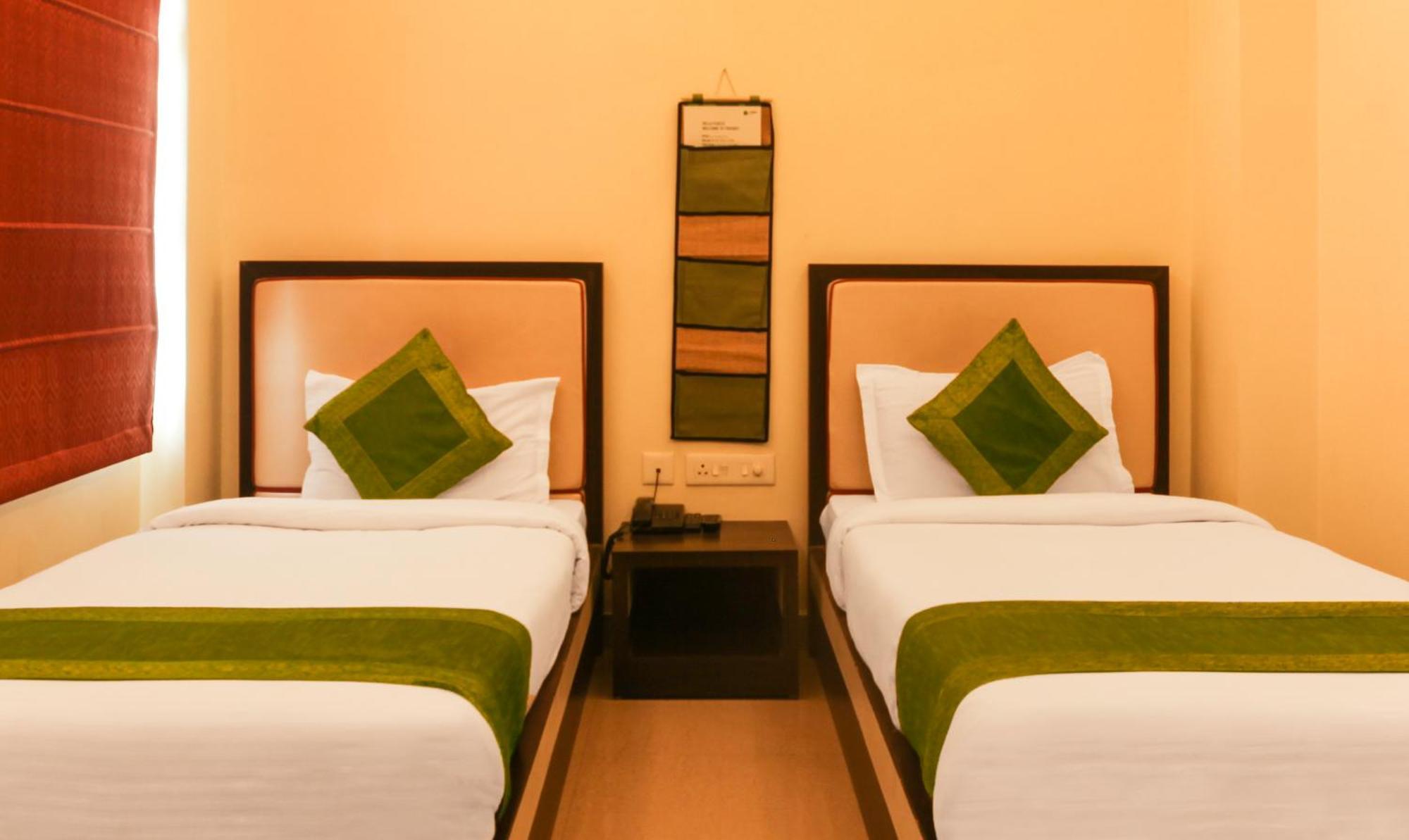 Hotel Janki International Sigra 2 Km From Kashi Vishwanath Temple Váránaszi Kültér fotó
