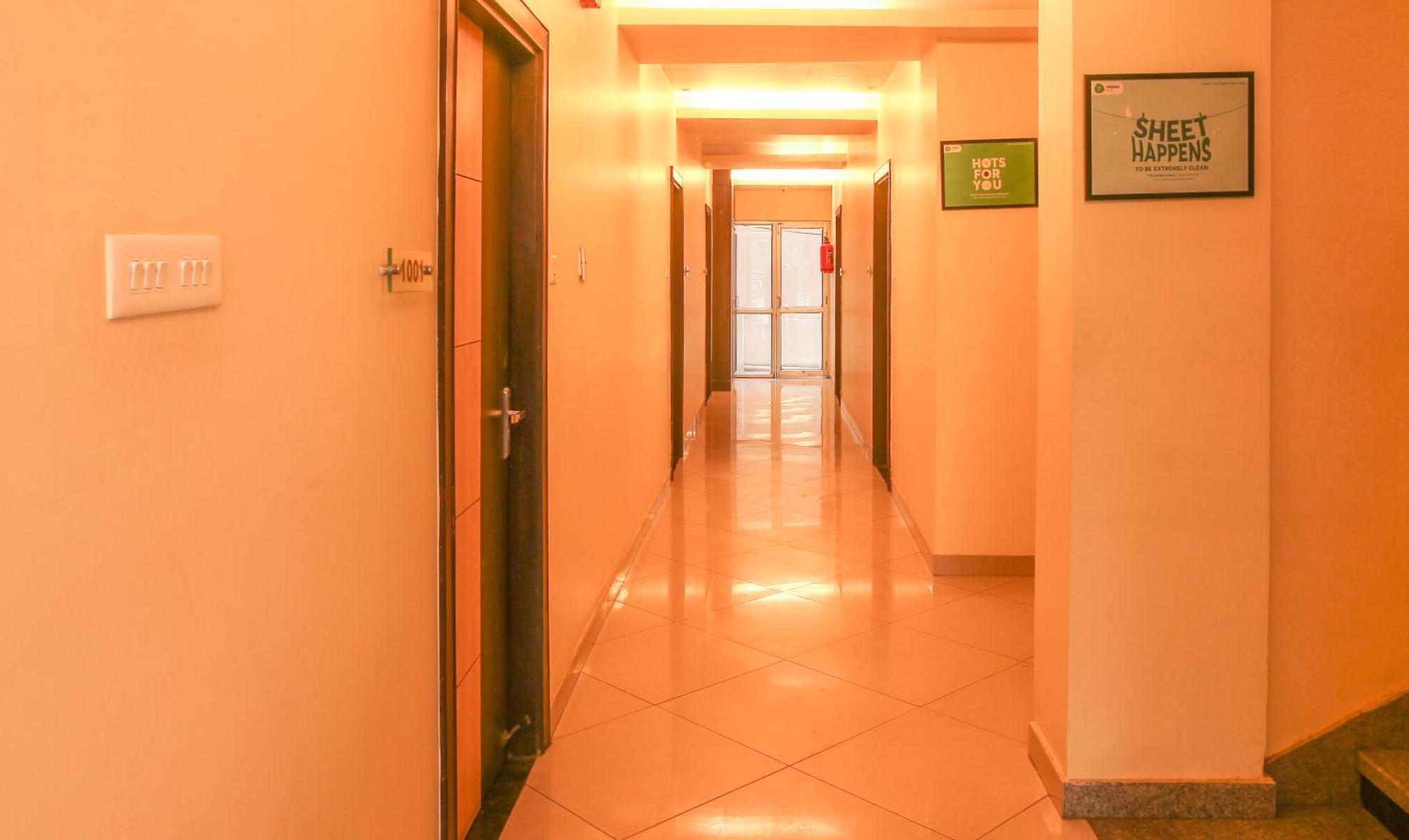 Hotel Janki International Sigra 2 Km From Kashi Vishwanath Temple Váránaszi Kültér fotó