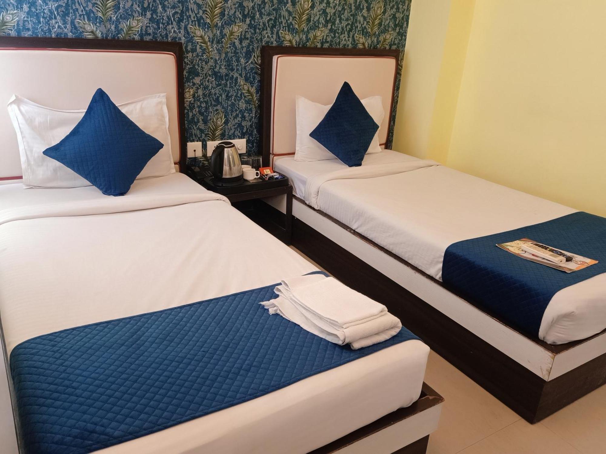 Hotel Janki International Sigra 2 Km From Kashi Vishwanath Temple Váránaszi Kültér fotó