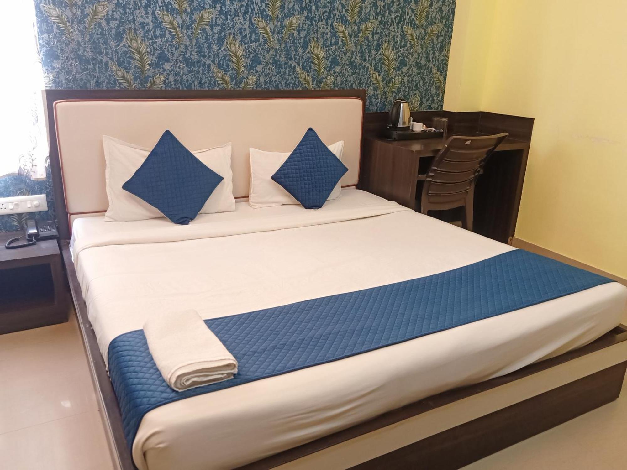 Hotel Janki International Sigra 2 Km From Kashi Vishwanath Temple Váránaszi Kültér fotó