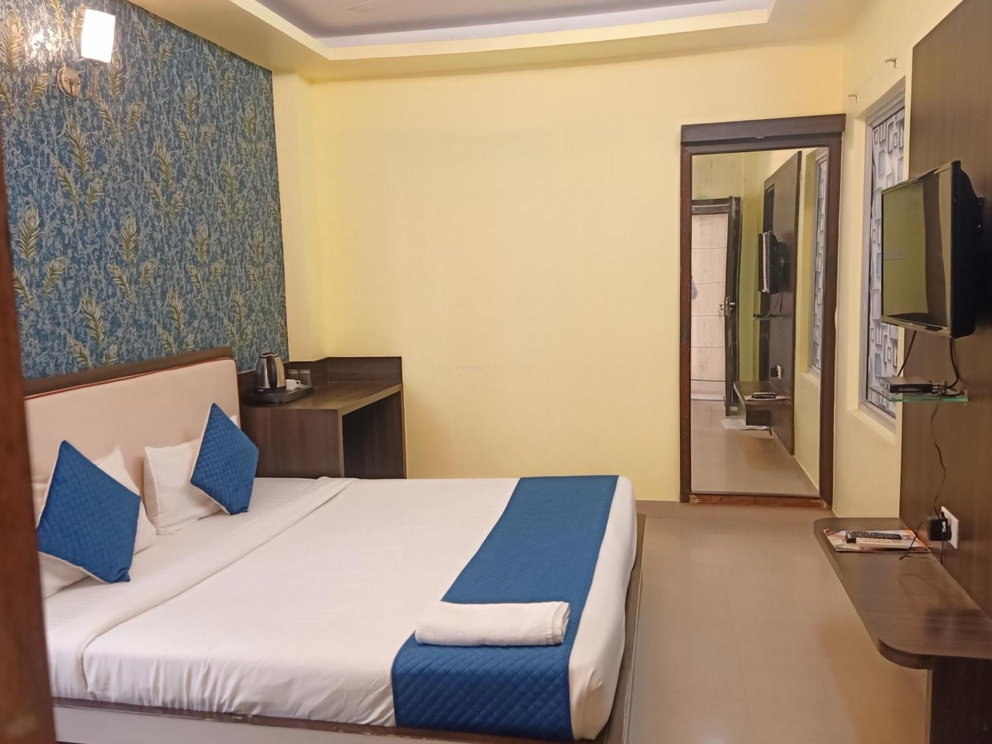 Hotel Janki International Sigra 2 Km From Kashi Vishwanath Temple Váránaszi Kültér fotó