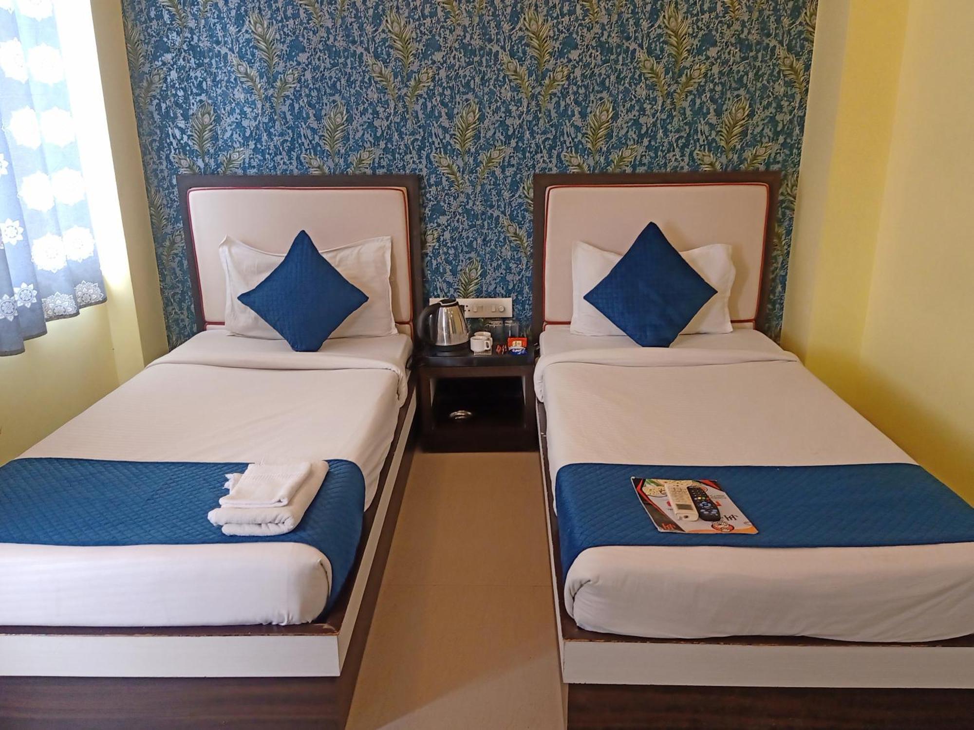 Hotel Janki International Sigra 2 Km From Kashi Vishwanath Temple Váránaszi Kültér fotó